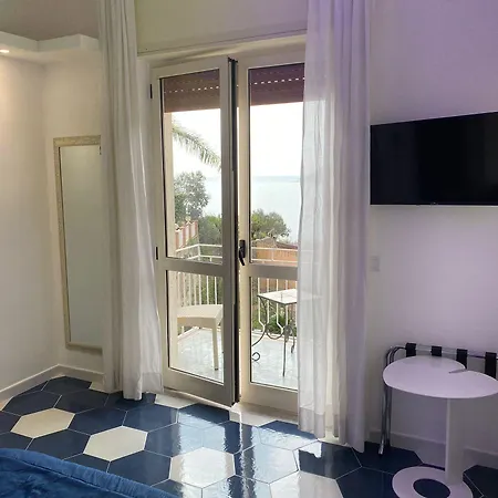 Coast Hotel 3*